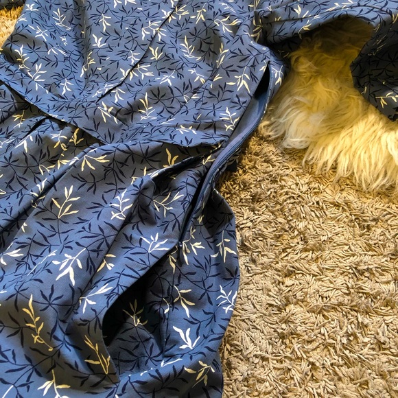 Gap Fit and Flare Blue and White Botanical Print Pleated A-line Dress w Pockets. - Picture 4 of 4